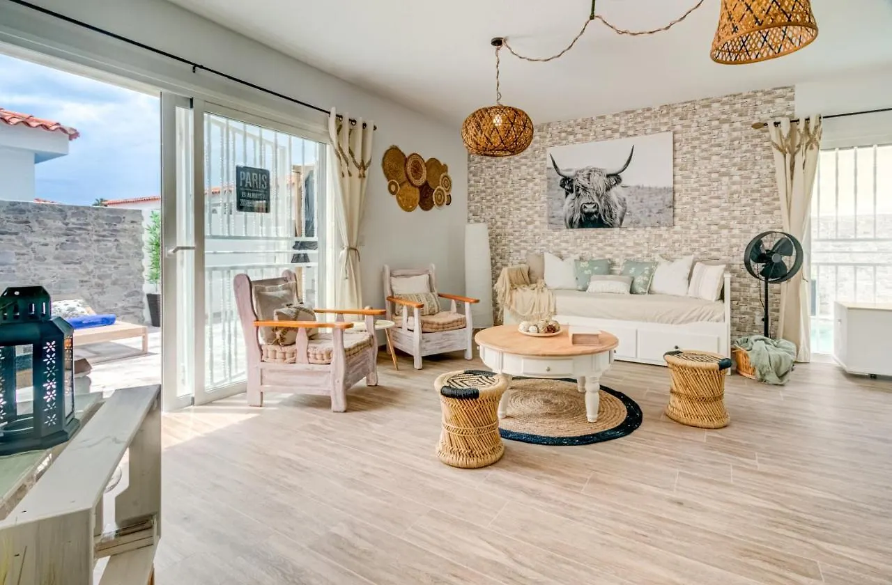 Vila Pura Vida Callao Salvaje Španělsko